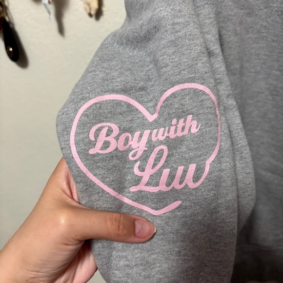 BTS Hybe Merch Boy With Luv Crewneck Size Medium - Picture 2 of 9